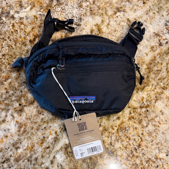 Patagonia Black Hip Pack with Front Zips - Picture 2 of 4